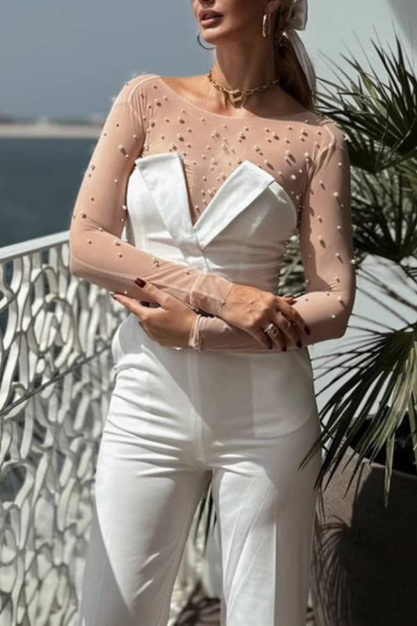 Trägerloser Jumpsuit mit V-Ausschnitt und weitem Bein und Taschen