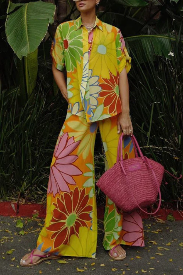 Margovil Set mit Blumendruck, hochgekrempelten kurzen Ärmeln, Hemd mit Knopfleiste und weiten Hosen