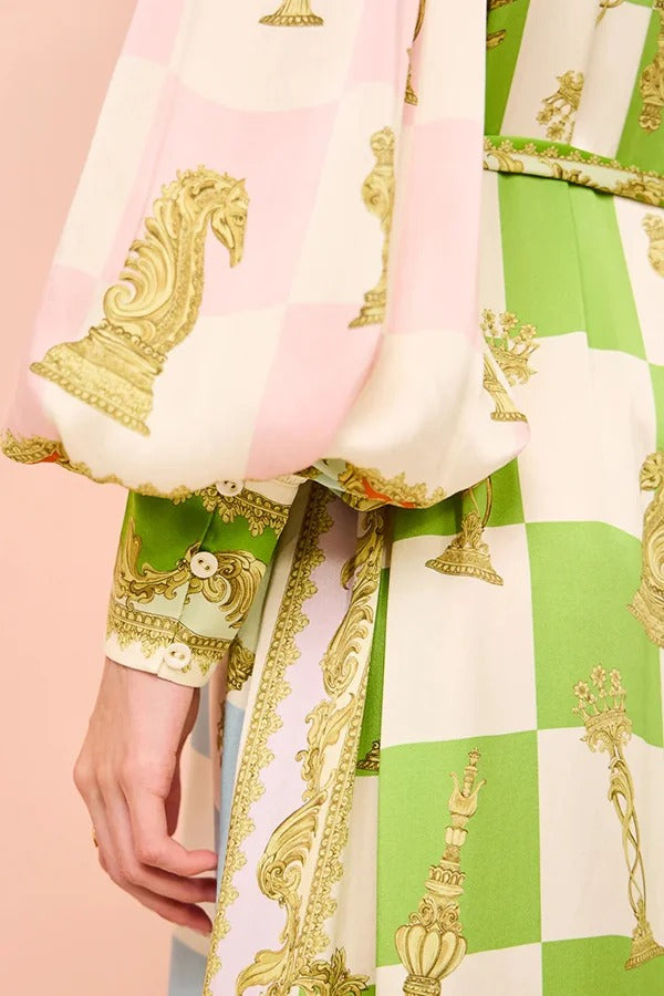 Garden Party Satin Maxikleid mit einzigartigem Druck und Ballonärmeln und Gürtel