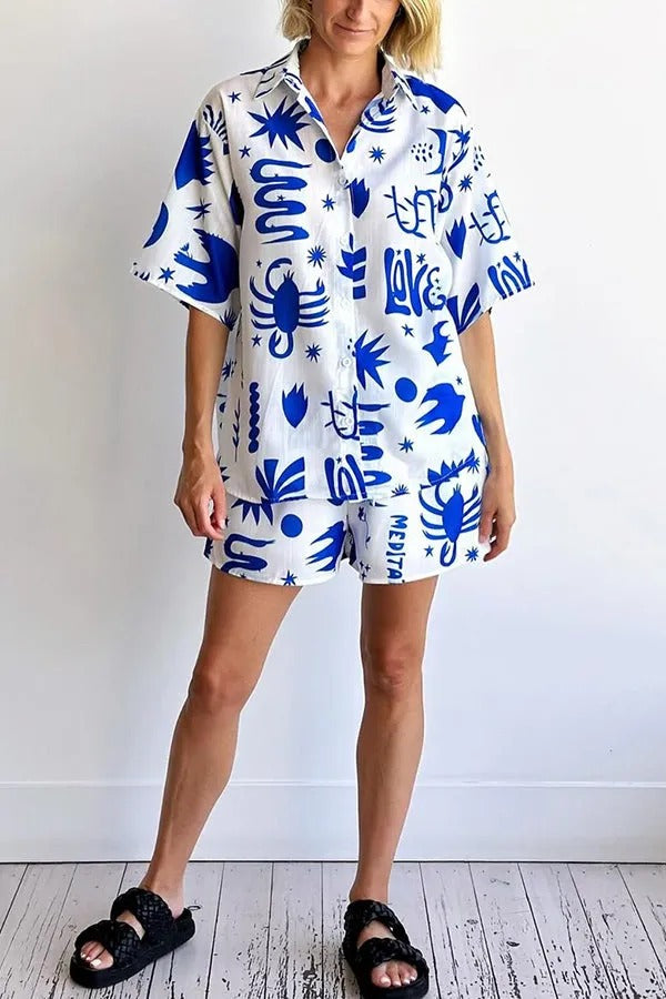 Sunday Mornings – Set mit kurzärmligem Oberteil mit einzigartigem Aufdruck und lockeren Shorts mit elastischer Taille