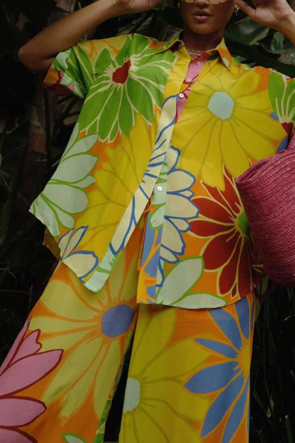 Margovil Set mit Blumendruck, hochgekrempelten kurzen Ärmeln, Hemd mit Knopfleiste und weiten Hosen