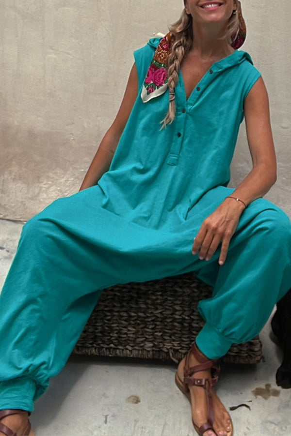 Let's Chill – Lockerer Jumpsuit mit Taschen und halbhoher Knopfleiste und Kapuze