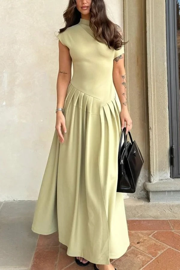 Robe longue à col montant et ourlet large, coupe ajustée et tendance