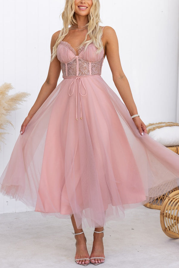 Carrie In Paris – Party-Maxikleid mit Strumpfhaltern aus Tüllspitze