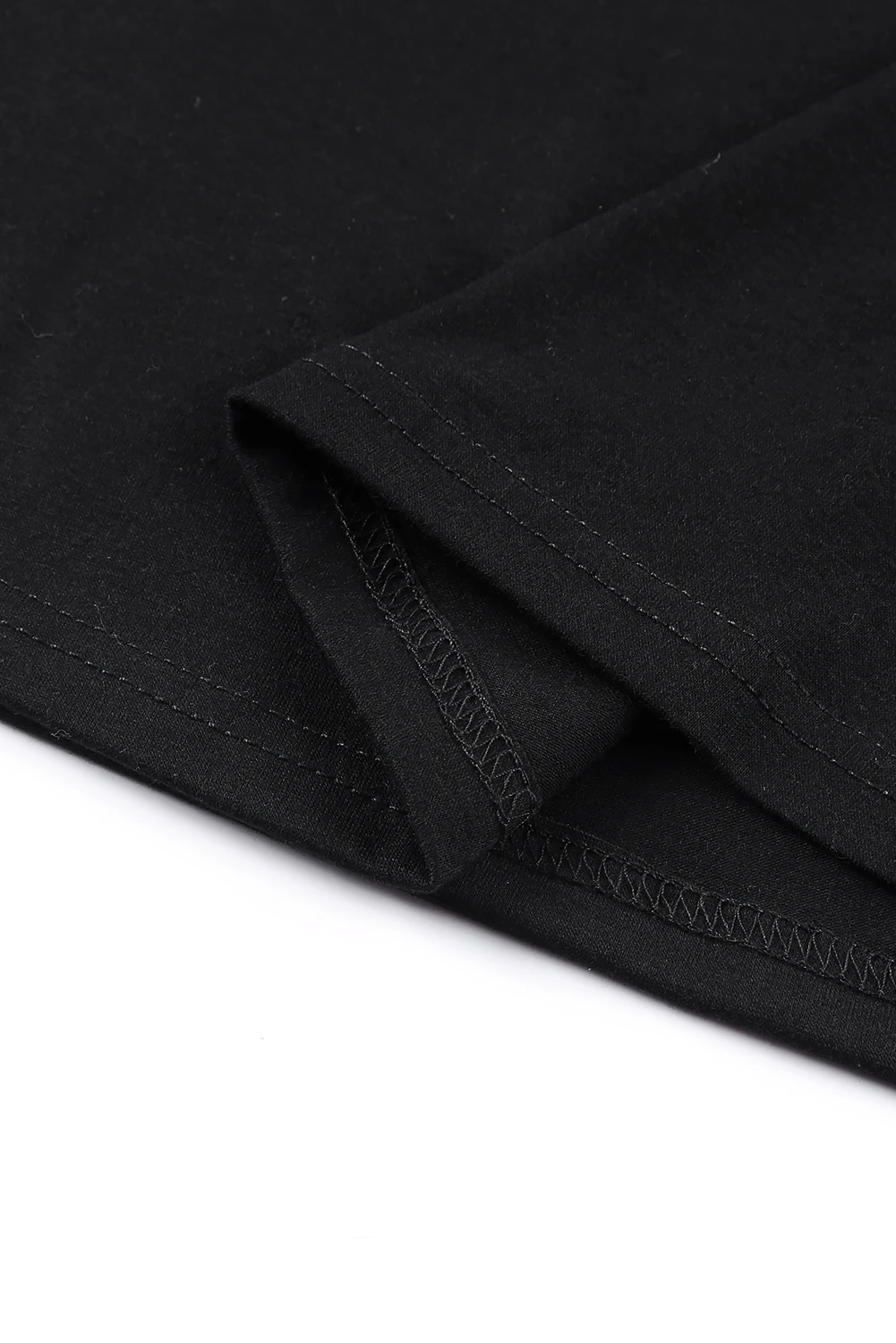 Schwarzes, schlichtes, gestuftes, lässiges T-Shirt mit Rundhalsausschnitt und Rüschen