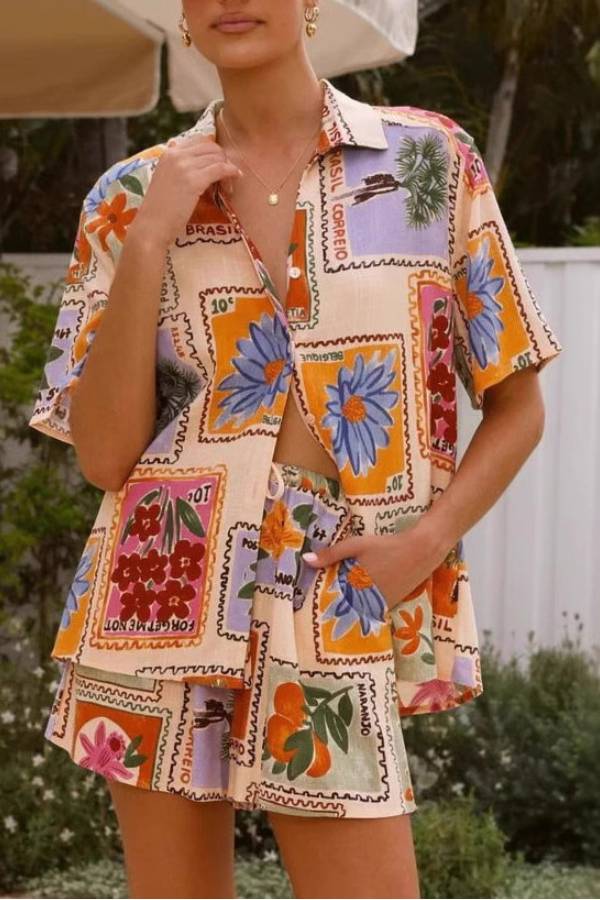 Ensemble deux pièces décontracté avec chemise et short imprimés style vacances