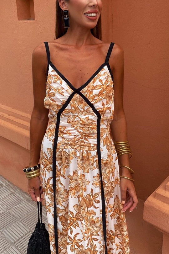 Violettes kontrastierendes, einzigartiges Print-Maxikleid mit plissiertem Rücken und Riemchen