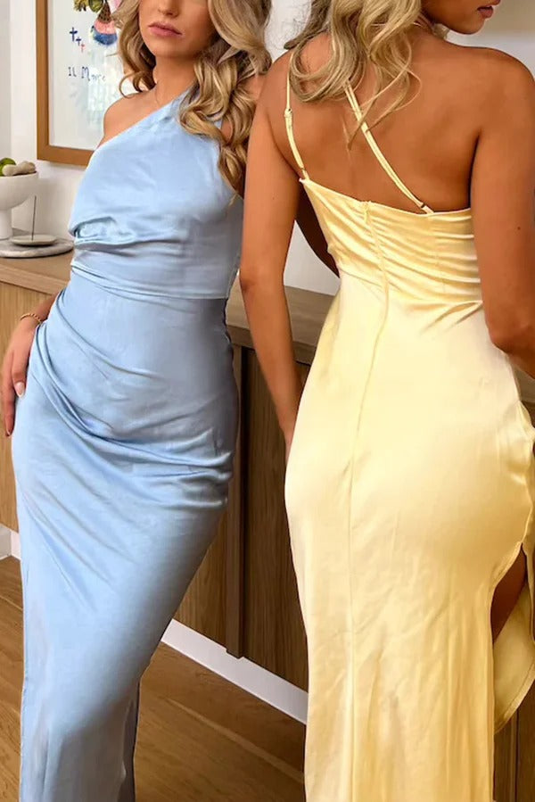 Robe longue fendue sexy en satin dos nu à une épaule