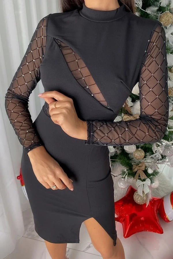 Robe courte moulante à manches longues et semi-transparente à la mode