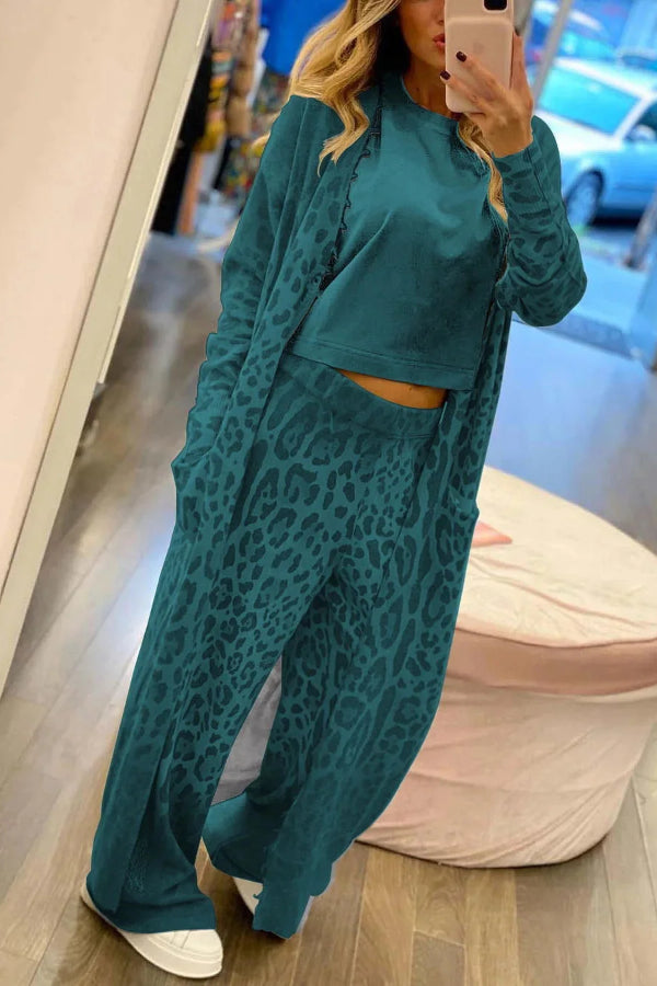 Comfort First Set mit Strickjacke und Hose mit Leopardenmuster und Tasche, Langarm