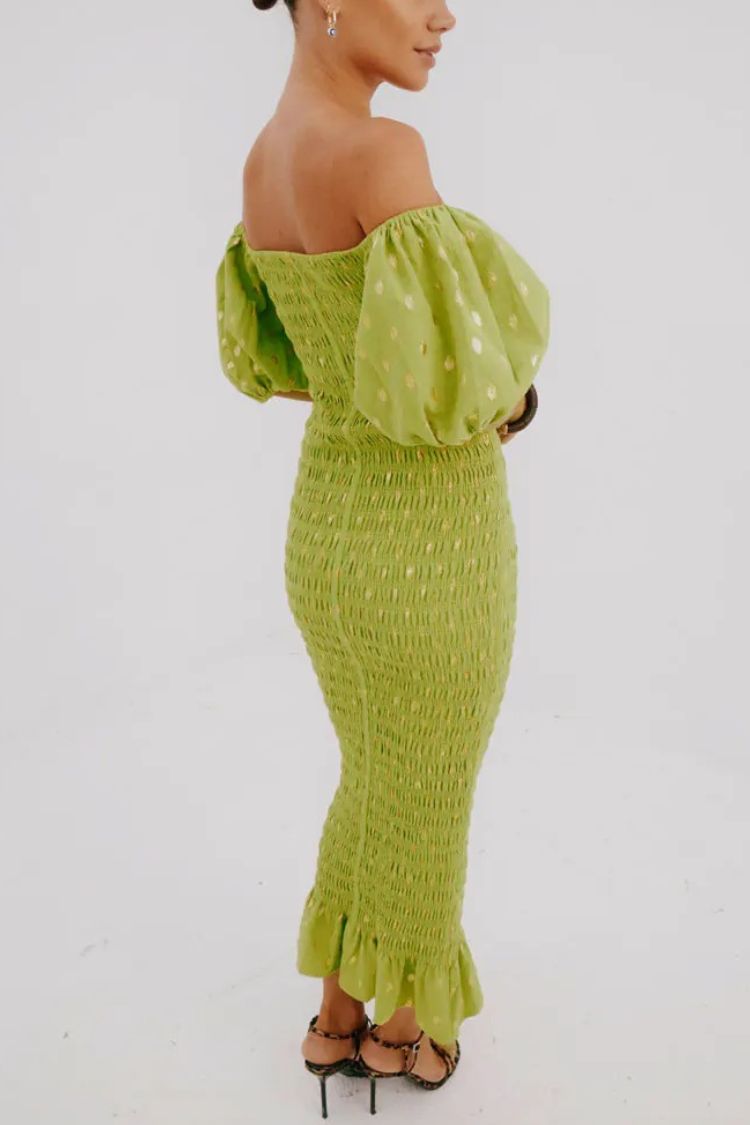 Jojo – Gerüschtes, goldenes Polka Dots-freies, schulterfreies Stretch-Midikleid mit Puffärmeln