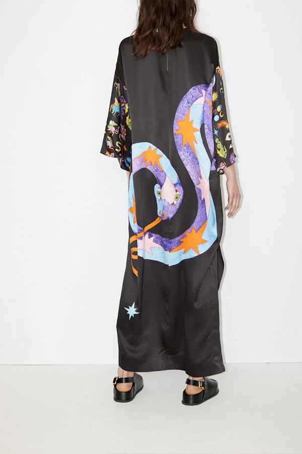 Mostly Magic Satin Maxikleid mit einzigartigem Druck und Schlitz, entspannt, für den Urlaub