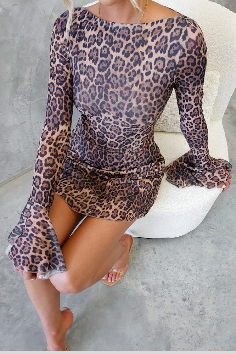 Catiana Minikleid mit geprägtem Samtdruck, Glockenärmeln, elastischer Taille und Schnürung hinten