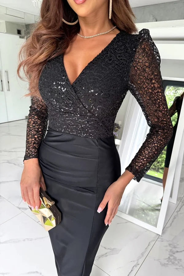 Glänzendes, selbststrukturiertes, langärmliges, gerüschtes Stretch-Midikleid mit Pailletten-Patchwork