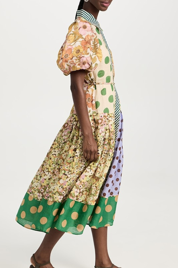 Modisches Swing-Kleid mit bedruckten Puffärmeln und schmaler Passform