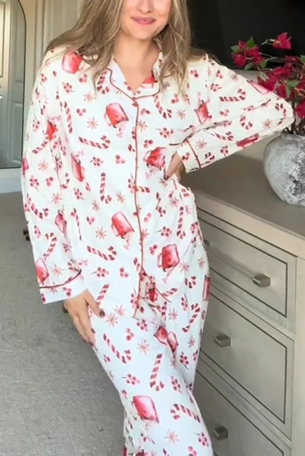 Set mit langärmligem Hemd mit Weihnachtssüßigkeiten- und Getränkeaufdruck und Hose mit elastischer Taillentasche