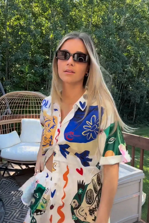 Lässiges zweiteiliges Set mit künstlerischem Graffiti-Print