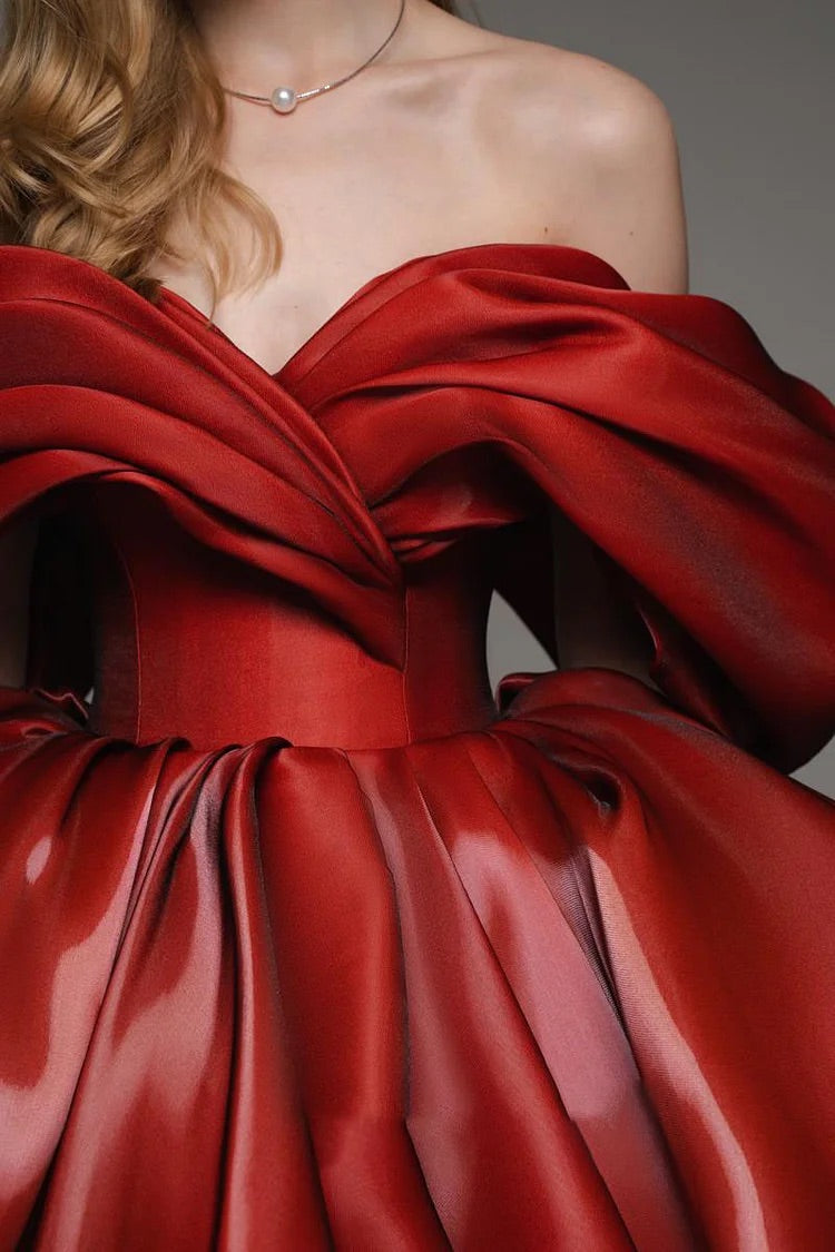 Schulterfreies, plissiertes Swing-Minikleid mit Puffärmeln