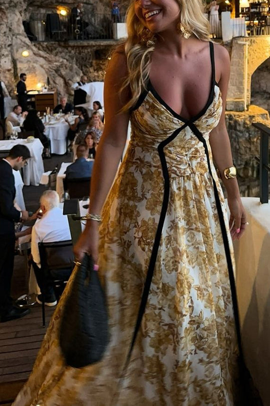 Violettes kontrastierendes, einzigartiges Print-Maxikleid mit plissiertem Rücken und Riemchen