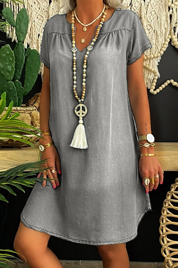 Lockeres, lässiges, kurzärmliges Mini-Jeanskleid