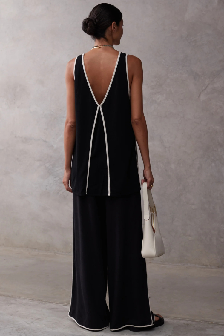 Vera A-Linien-Tanktop mit kontrastierenden Paspeleinsätzen und Hose mit weitem Bein und elastischer Taille