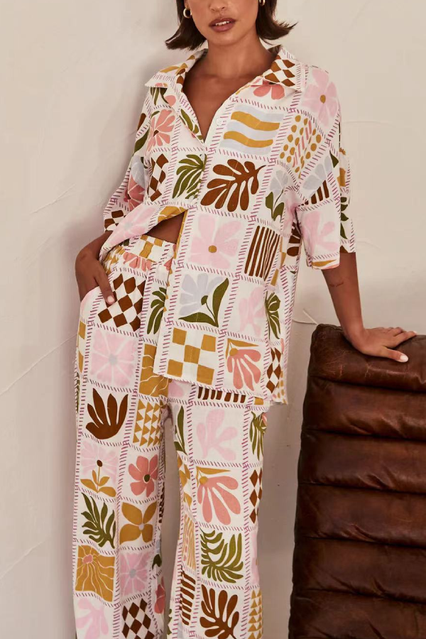 Lässiges Urlaubsset mit Revers-Print und lockerem Oberteil