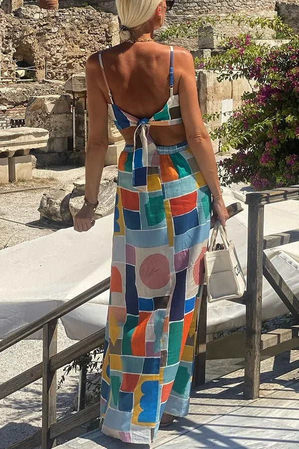 Alma – Maxikleid aus Leinenmischung mit einzigartigem, farbenfrohem Print, Cut-out auf der Rückseite und Bindeband