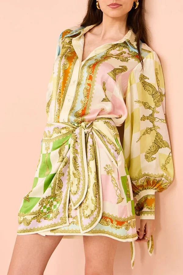 Robe portefeuille courte en satin à imprimé unique et à nouer Vacay Mode