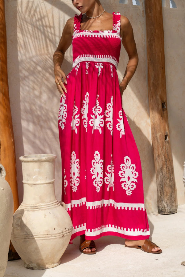 Nationales Maxikleid im Boho-Stil mit einzigartigem Druck, gesmokten Büsten und breiten Trägern und Taschen