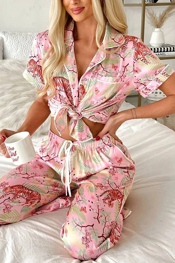 By Nicola – Into The Woods – Maxikleid in Kieferngrün mit Blumenmuster