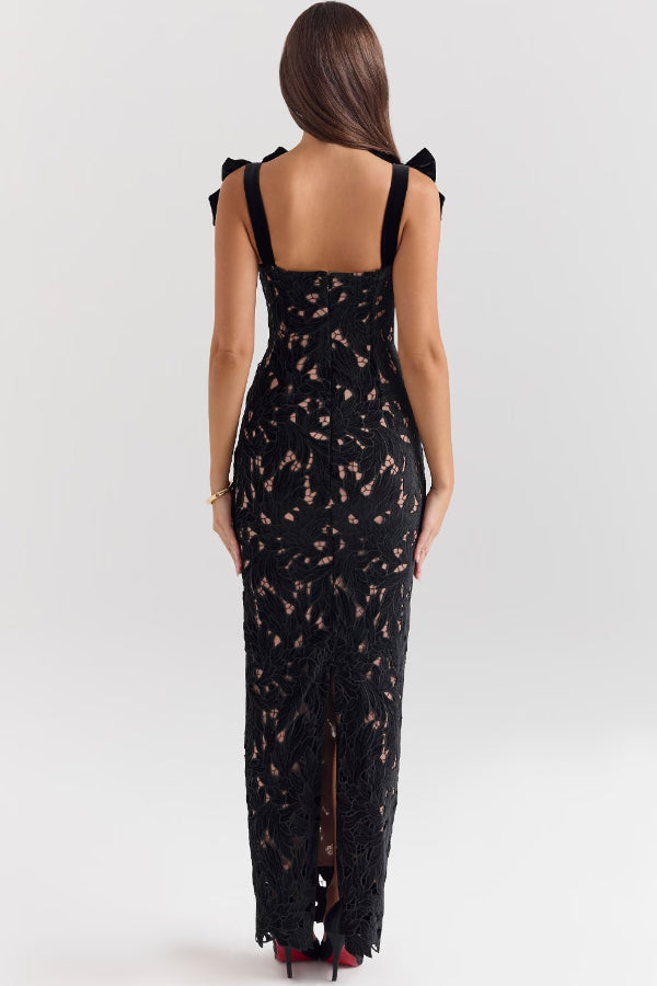 Robe longue fendue en dentelle florale brodée Holiday Intimacy avec bretelles et nœud