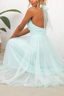 Fairy Vibes – Neckholder-Maxikleid aus Tüll mit gerafftem Detail