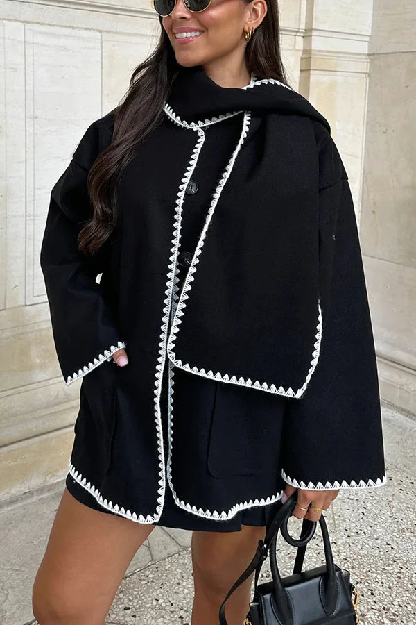 Manteau ample en laine style Hepburn avec poches et bordures contrastées et écharpe