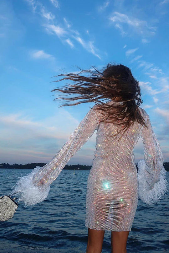 Night Surprise Party-Minikleid mit Strass-Stoff und Federärmeln
