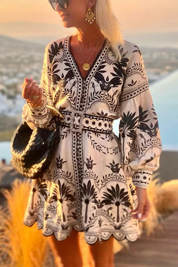 Naiara Minikleid mit Palmendruck, Ballonärmeln, gewelltem Besatz, Gürteltasche