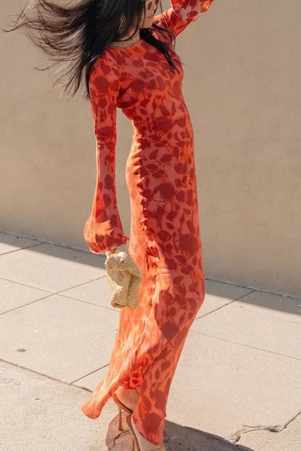 Robe longue Gia à imprimé unique, col bateau, manches longues cloche et coupe en biais