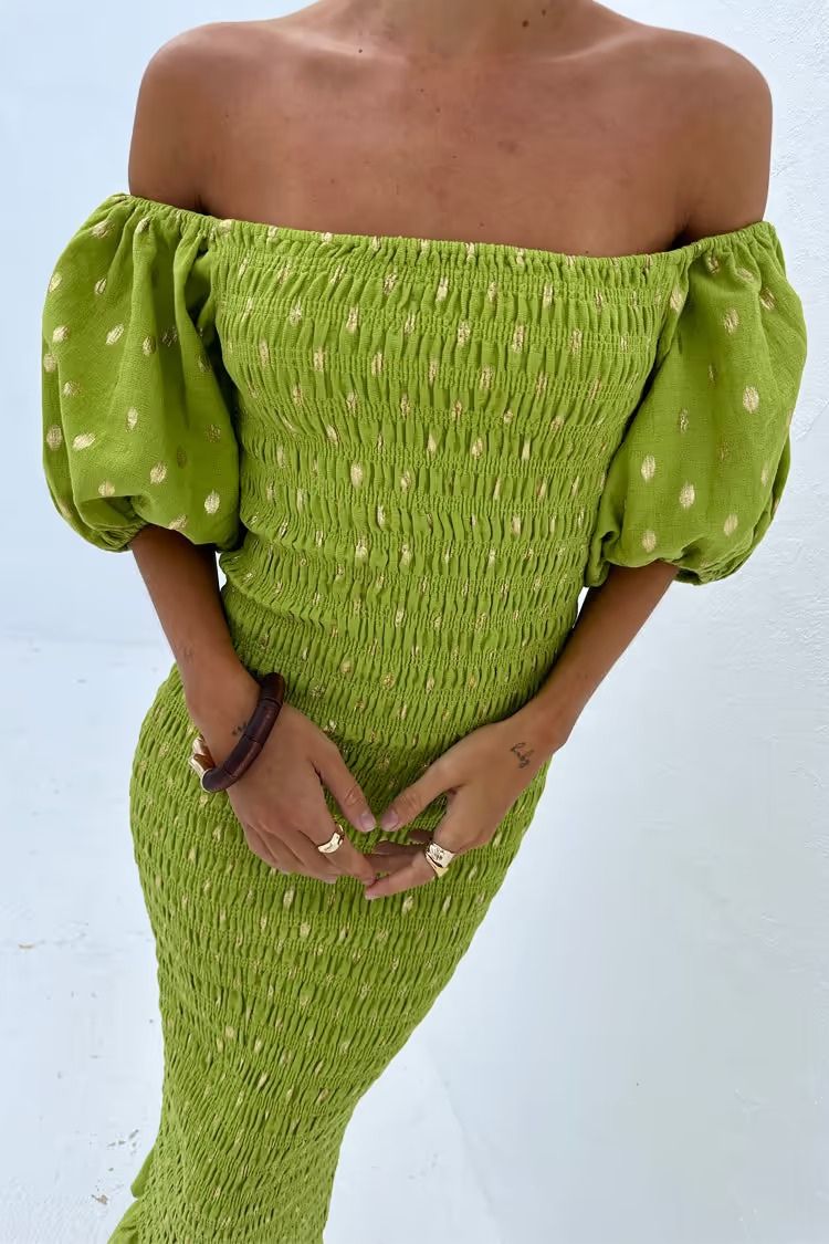 Jojo – Gerüschtes, goldenes Polka Dots-freies, schulterfreies Stretch-Midikleid mit Puffärmeln