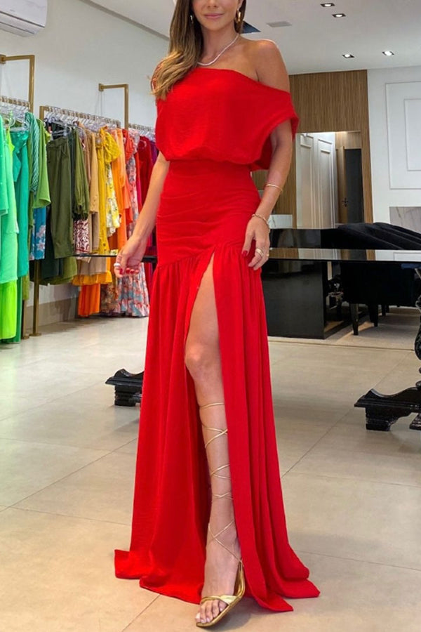 Robe longue fendue à une épaule et détails froncés Midnight Chances