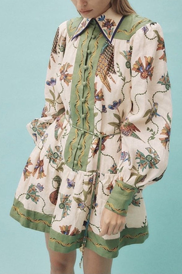 Feiern Sie jeden Tag – Einzigartiges Minikleid mit farblich abgestimmtem Druck und Ballonärmeln