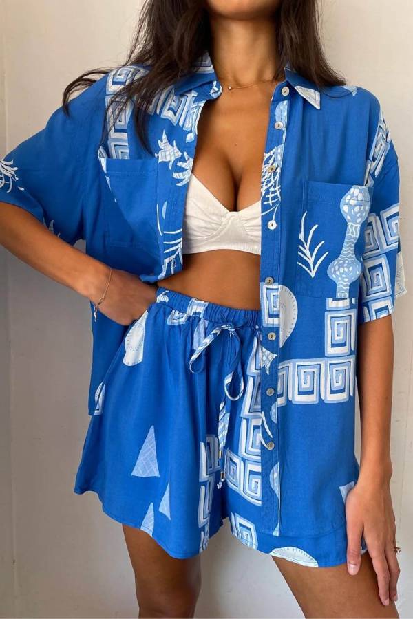 Lässiges Set mit bedrucktem Hemd und elastischen Shorts zum Schnüren