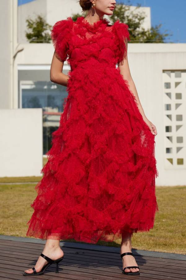 Ärmelloses Kleid mit besticktem A-Linien-Rock und halbem Rollkragen