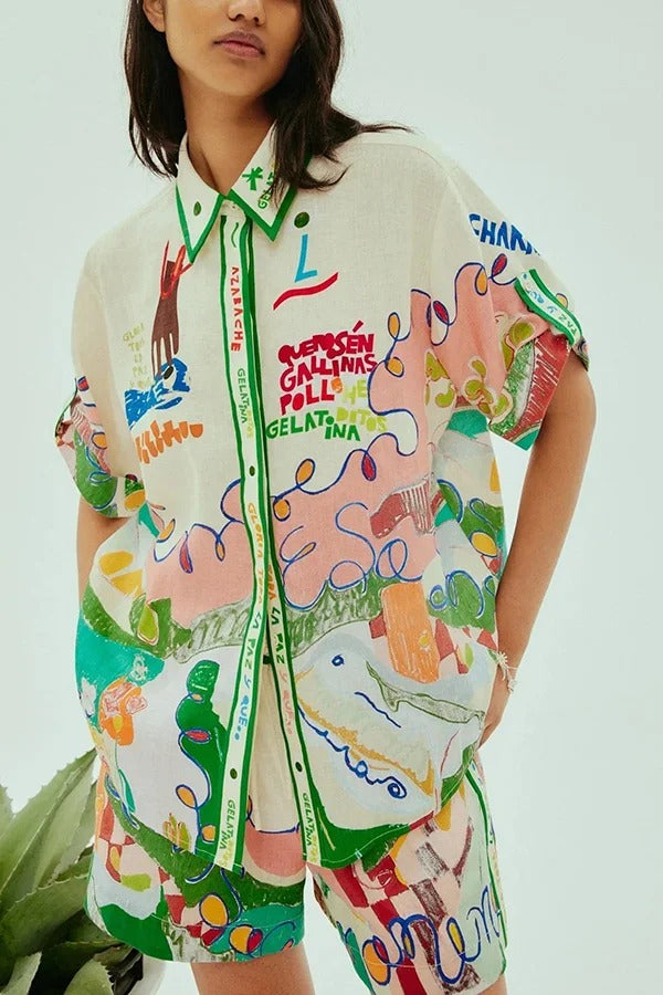 Miena – Kurzärmliges Oversize-Hemd aus Leinenmischung mit einzigartigem Aufdruck und Knopfleiste