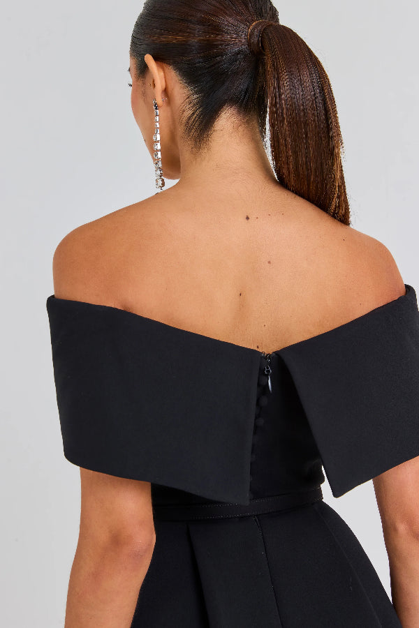 Elegantes Abend-Minikleid mit Revers, Bandeau, abnehmbarem Gürtel und Taschen