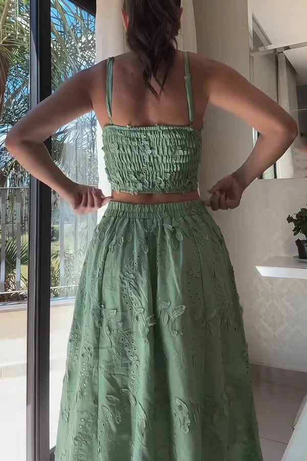 Carah Set mit gesmoktem Tanktop mit Blumenstickerei auf der Rückseite und Maxirock in A-Linie mit elastischer Taille