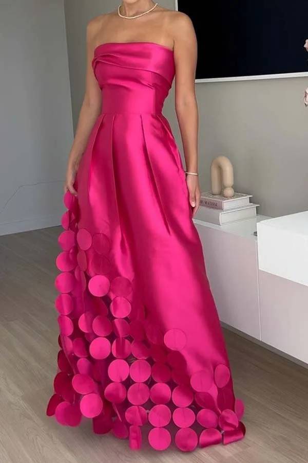 Luxuriöses, schulterfreies Maxikleid aus Satin mit gespleißtem Netzstoff und Punkten