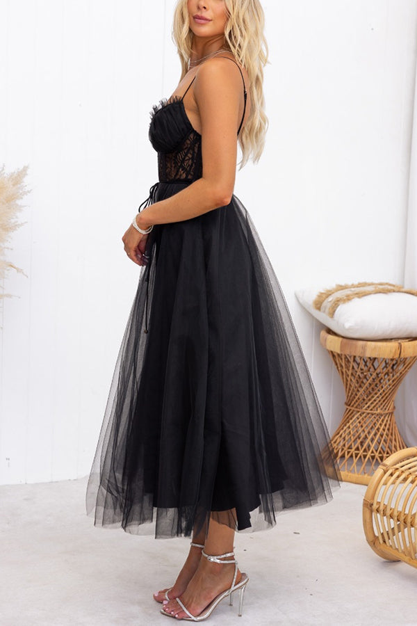 Carrie In Paris – Party-Maxikleid mit Strumpfhaltern aus Tüllspitze