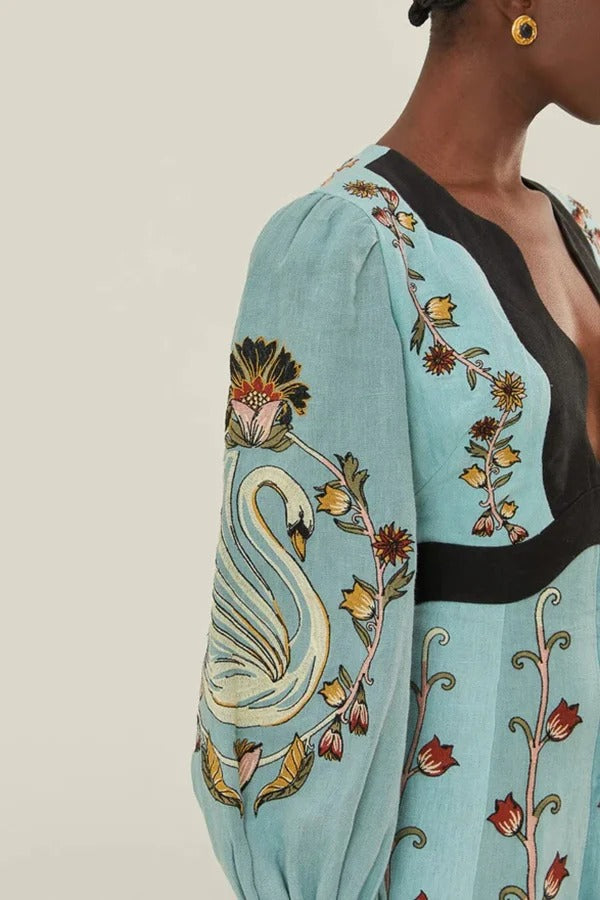 Flowing Beauty – Midikleid aus Leinenmischung mit Blumenmuster, Ballonärmeln und offenem Rücken