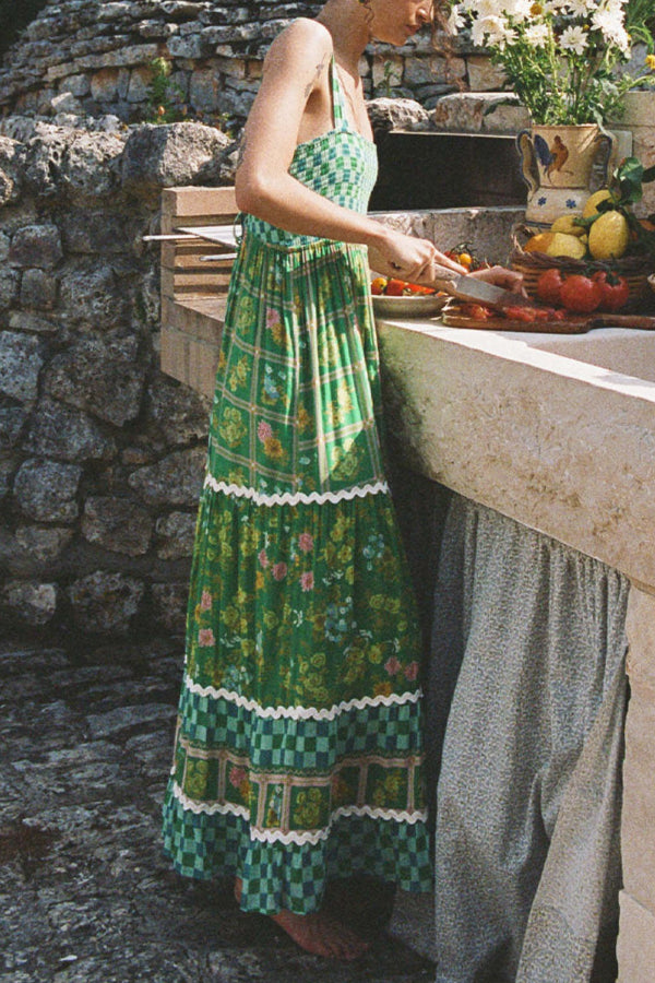 Yolanda Maxikleid mit Zickzack-Besatz und einzigartigem Aufdruck, gesmoktem Rücken und Schnürung