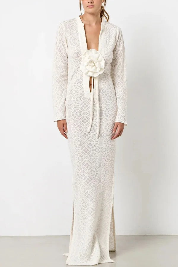 Spanish Breeze Maxikleid mit Spitze, tiefem V-Ausschnitt, abnehmbaren Blumen, langen Ärmeln und Schlitz