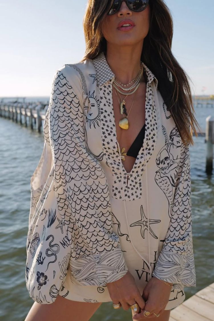 Live By Water Set aus Satinhemd mit einzigartigem Aufdruck und Quasten und Shorts mit elastischer Taille